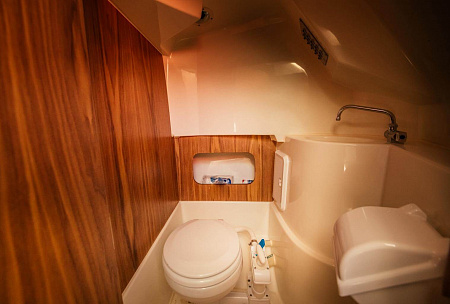 Катер Parker 800 Pilothouse